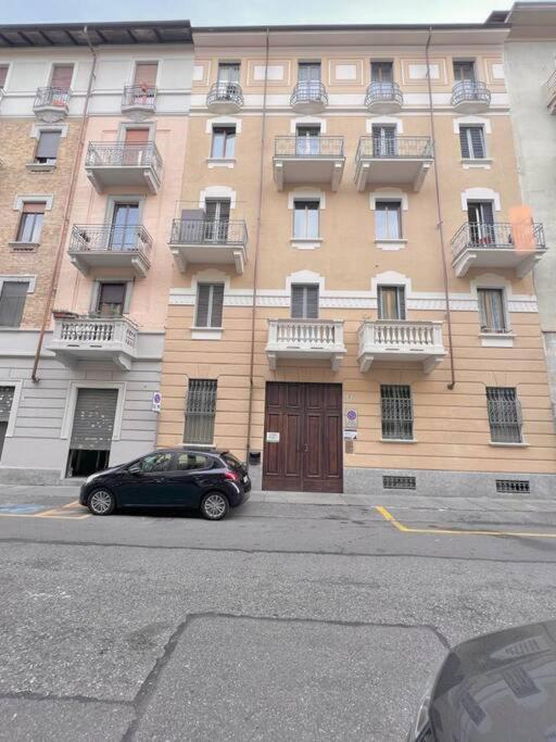 Appartamento Spazioso Vicino Al Centro Turín Exterior foto